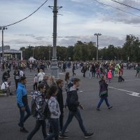 У главного входа, случайно.. :: Яков Реймер