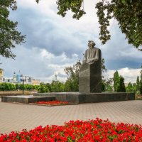 Памятник писателю Сергееву-Ценскому С.Н. :: Александр Селезнев