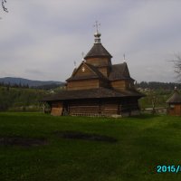 Деревянная  церковь  в  Ворохте :: Андрей  Васильевич Коляскин