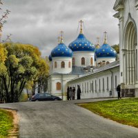 У монастырских врат :: Павел 