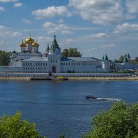 У стен Ипатия :: Сергей Цветков