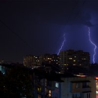 Молния над городом :: Oleg Khot