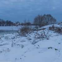 Заснеженная река Дубна. :: Виктор Евстратов