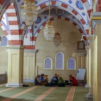 в мечети (Из цикла "Один день в Чечне") :: Алиса Колпакова