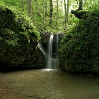 Водопад в лесу :: Владимир Лебедев