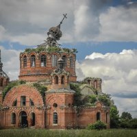 Скелеты духовного не оживут... :: Александр Букин