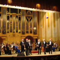 На сцене Самарской филармонии группа"Пятеро",оркестр и дирижер :: марина ковшова 