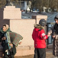 Баянистка. Велиуий Новгород. Кремль. :: Александр Долгов