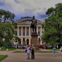 Площадь Исскуств.  Михайловский дворц - Русский музей. Памятник А.С. Пушкину. :: Владимир Ильич Батарин