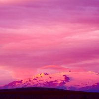 Извержение заката (Исландское небо) :: Олег Неугодников