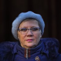 Женщина в синем. :: Павел Тодоров