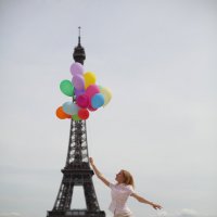 Девушка с шариками :: Фотограф в Париже, Франции Наталья Ильина