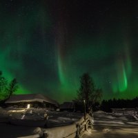 Северное сияние в Поморской деревне :: Елена Решетникова