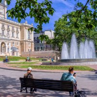 Летнее утро у Оперного... :: Вахтанг Хантадзе