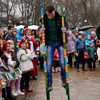 Соревнования на ходулях :: Владимир Болдырев