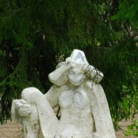 Скульптура в парке :: Натали V