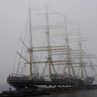 барк Крузерштерн в тумане :: александр 