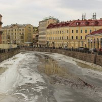 На конюшенном  мосту :: И.В.К. ))