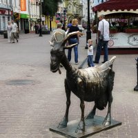 Н.Новгород. На улице Большая Покровская. :: Владимир Безбородов