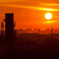 Закат над городом :: Илья Бесхлебный