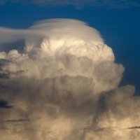 Кучево-дождевик с Pileus :: Дамир Ялышев