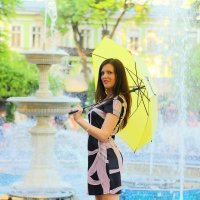 Желтый зонтик :: Павел Прозоров