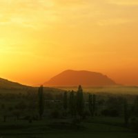 гора Змейка в закатном солнце :: Ольга Гудым