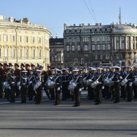 Репетиция на Дворцовой :: Лариса Лунёва