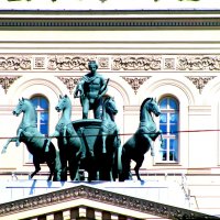 Фрагмент фасада Большого театра. :: Владимир Драгунский