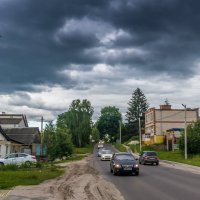 Лето... а может и не стоило шубу и валенки в шкаф прятать... :: Сергей Чернов