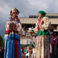 Евпаторийский театр на ходулях :: Yuliya Soloviova Соловьева