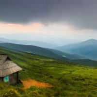 Домик в горах :: Наталья Боярко