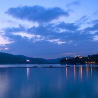 Вечерние фонтаны на озере Абрау. :: Анатолий Щербак