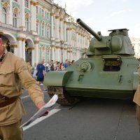 На Дворцовой техника ВОВ :: Валентина Папилова