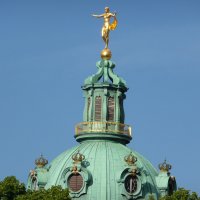 Купол дворца Софи-Шарлоттенбург :: Eвгения Генерозова