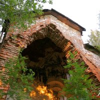Развалины церкви :: Сергей Тараторин