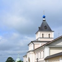 В Оптиной паломники... :: Николай Варламов