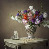 Натюрморт с букетом осенних цветов :: Ирина Приходько