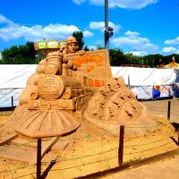Выставка песчаных фигур в парке Коломенском. :: Владимир Драгунский
