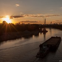 Закат над Москва-рекой :: Алексей Баранов