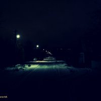 Освещённая, но тёмная улица :: Сашко Губаревич