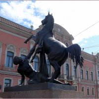 Скульптуры коней на Аничковом мосту :: Вера 