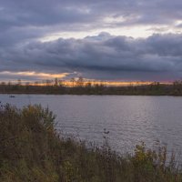 Осенний вечер на канале имени Москвы. :: Виктор Евстратов