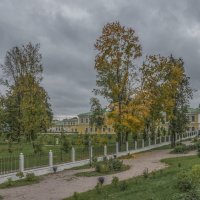 Дворцовый сад и путевой дворец в Твери. :: Михаил "Skipper"