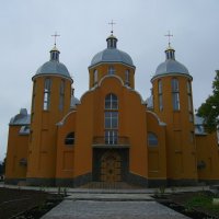 Греко - католический   храм   в   Отыние :: Андрей  Васильевич Коляскин