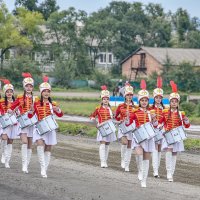 Открытие парада :: юрий Амосов
