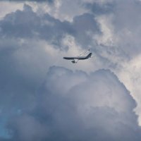 Самолёт и облака :: Владимир Сырых