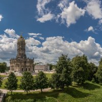 Усадьба и знаменитая церковь Дубровицы. :: юрий макаров