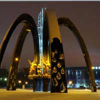 Памятник «Трудовому подвигу поколений нефтяников Сургутнефтегаза» :: Олег Петрушов
