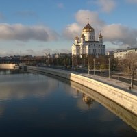 Отражение в Москва-реке :: Юлия Ненахова